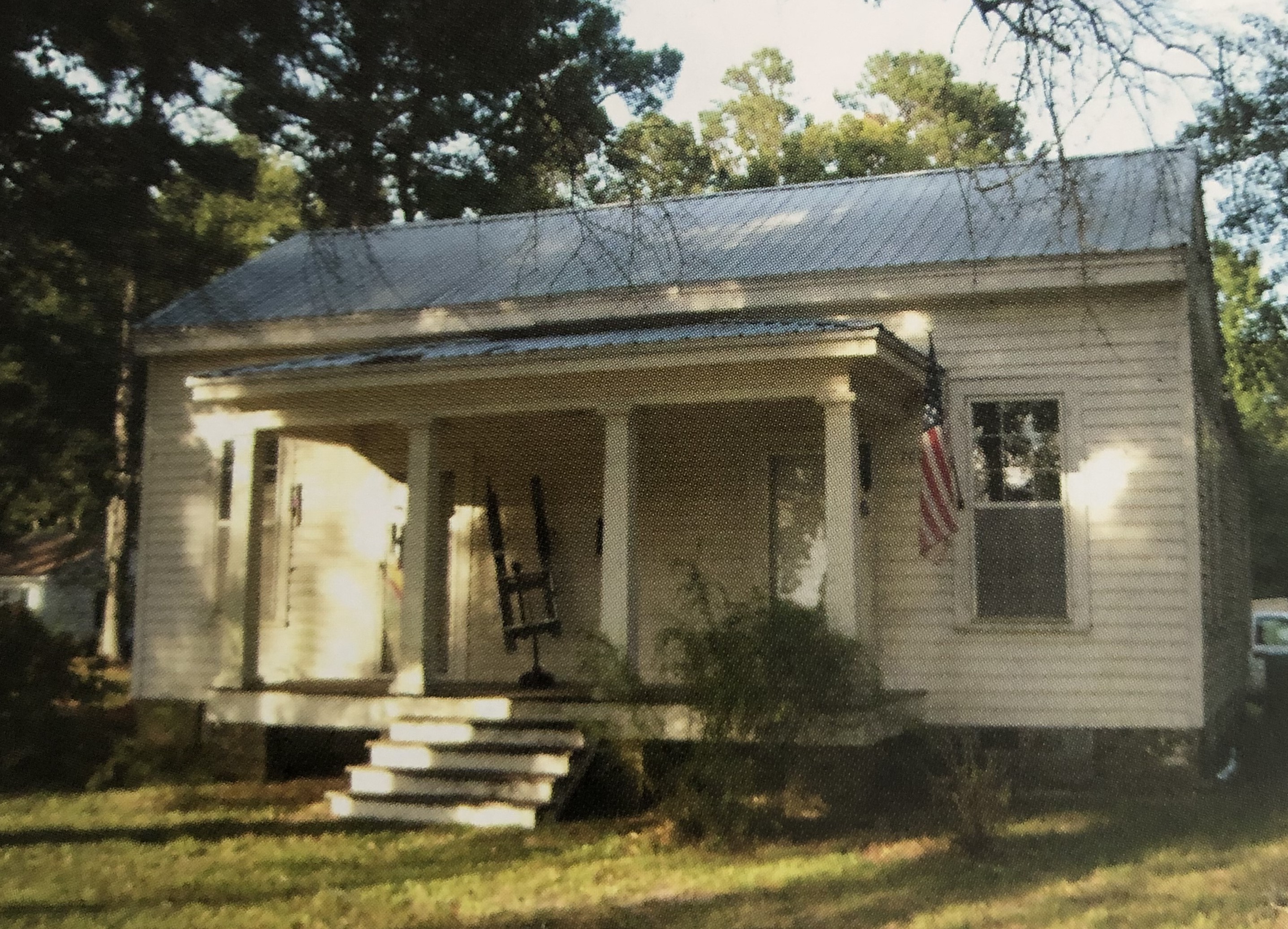 Photo of the house from drive