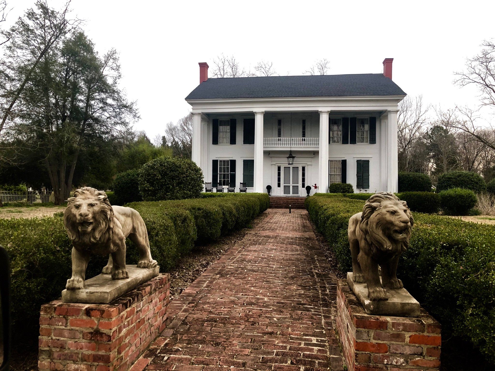 Photo of the entrance walkway