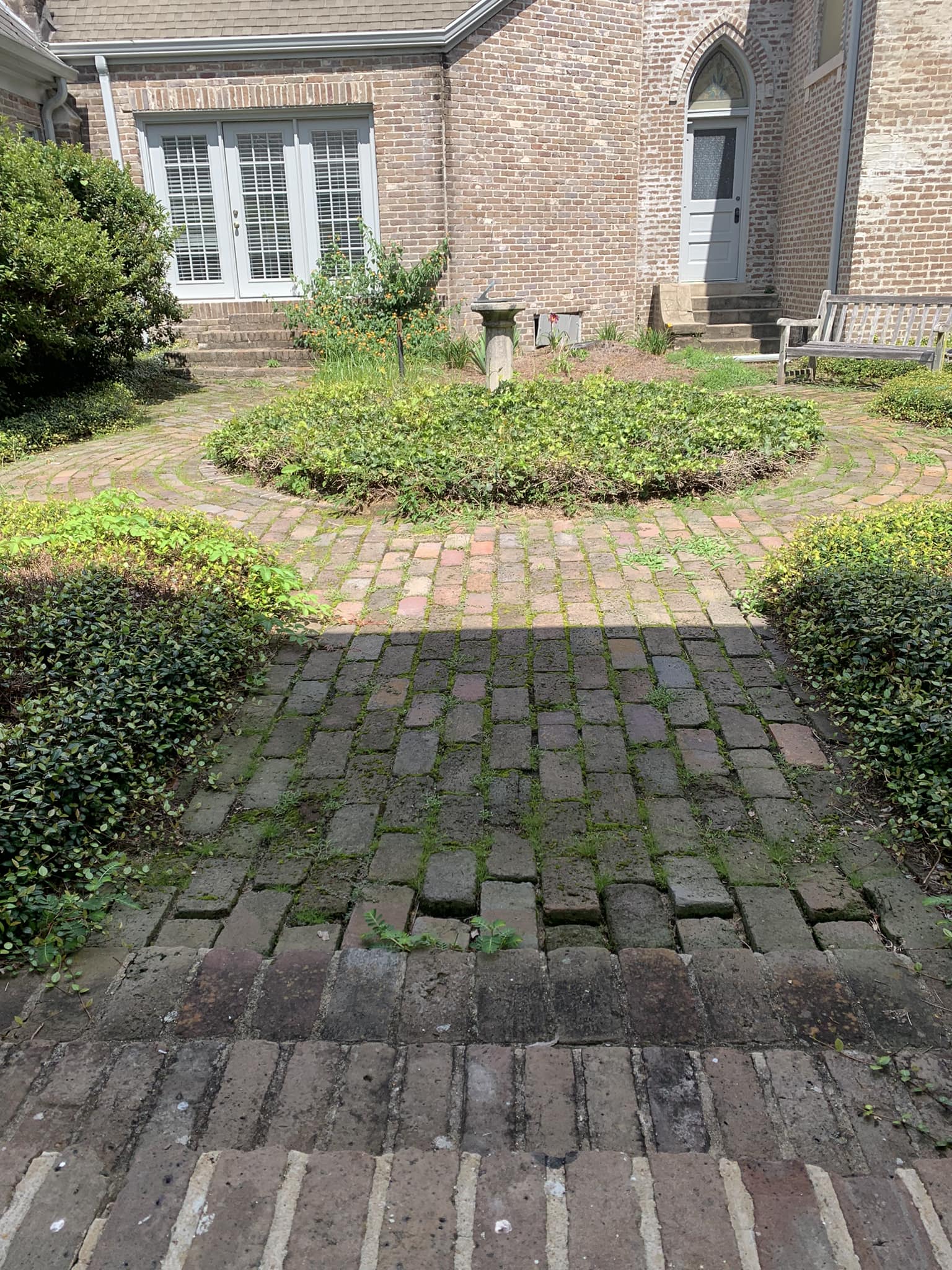 Photo of the courtyard